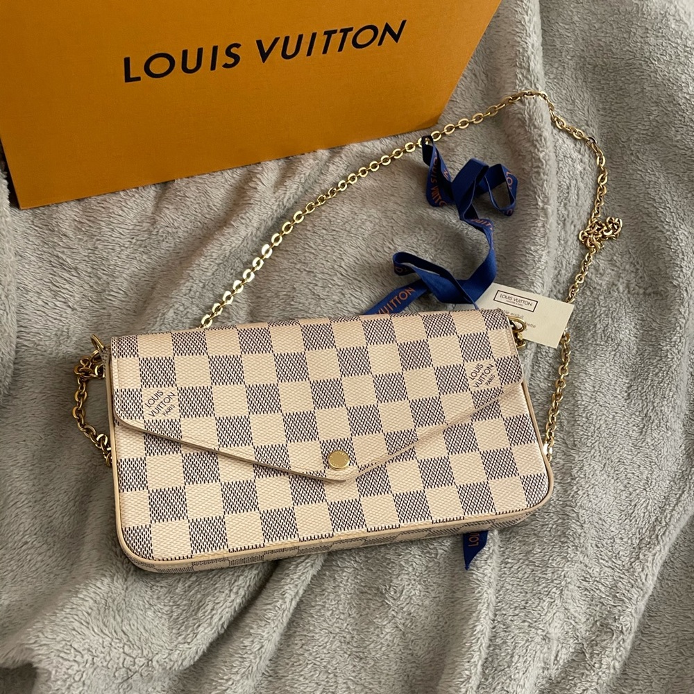 LV Pochette Felicie